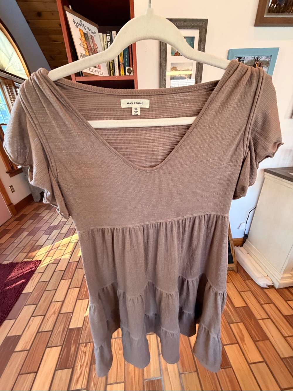 Max Studio Mauve-Taupe Short Sleeve V-Neck Tiered Tunic